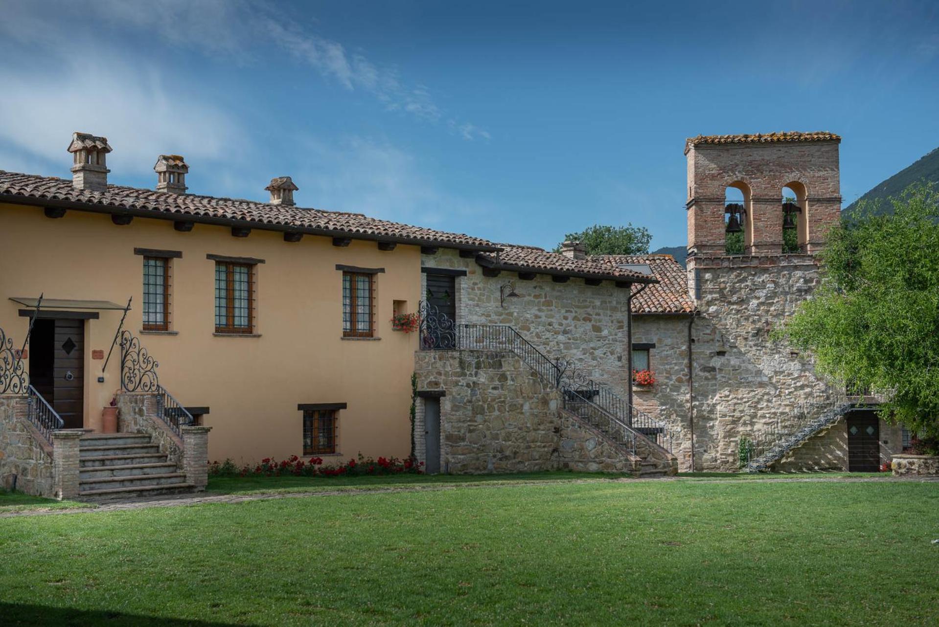 Hotel Borgo Lanciano Castelraimondo Exterior foto